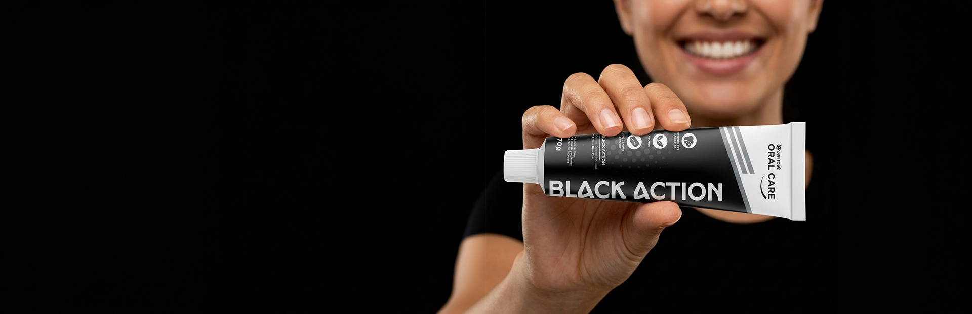 Creme Dental Black Action